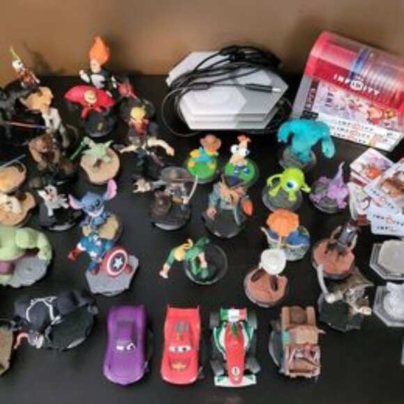 Disney Infinity Bundle 1.0-3.0, Figures, Discs, Crystals, Game Pads & Games